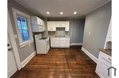 3235 Grove Ave Photo 1