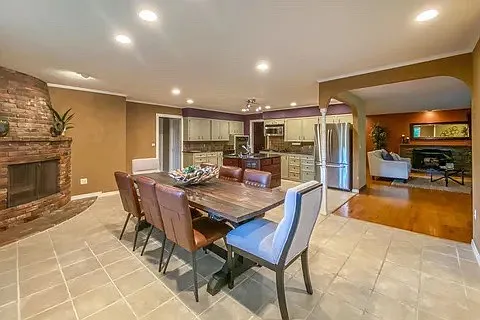 4707 S Helena St — Photo 5