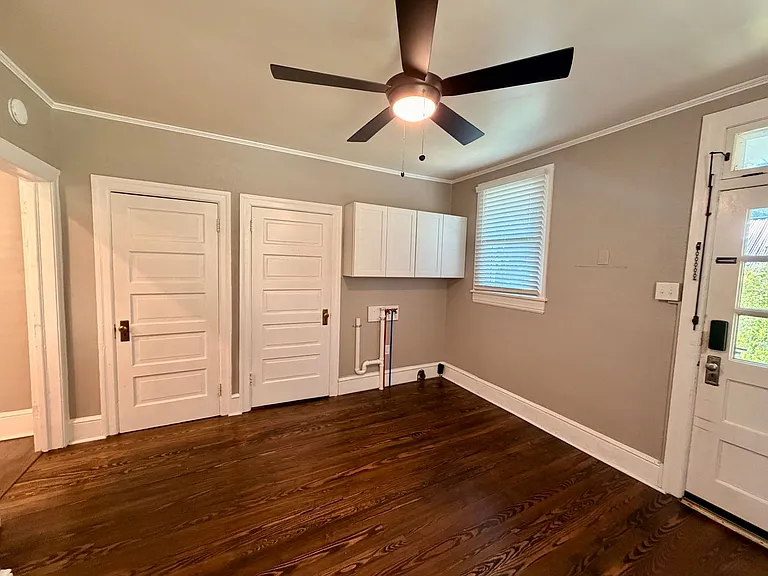 1050 Edgar Ave — Photo 16