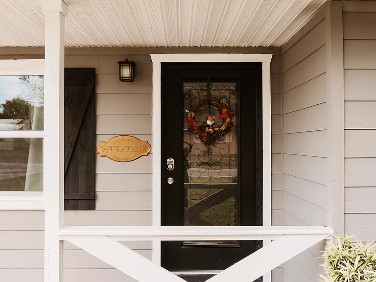 37204 Turner Dr — Photo 2