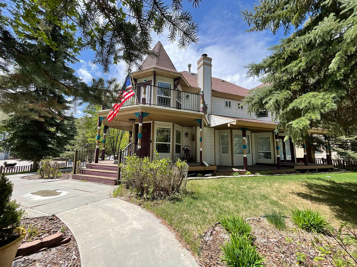 Prospector Victorian Single family home — Photo 2