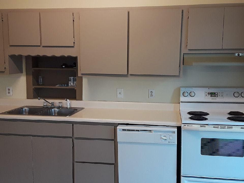 1st image of 3223 W 1st Ave