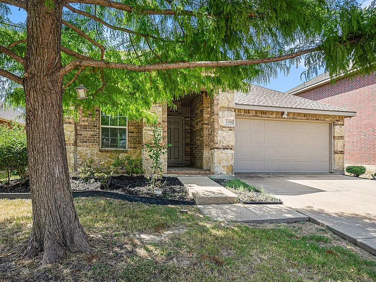 2308 Horseback Trl — Photo 2