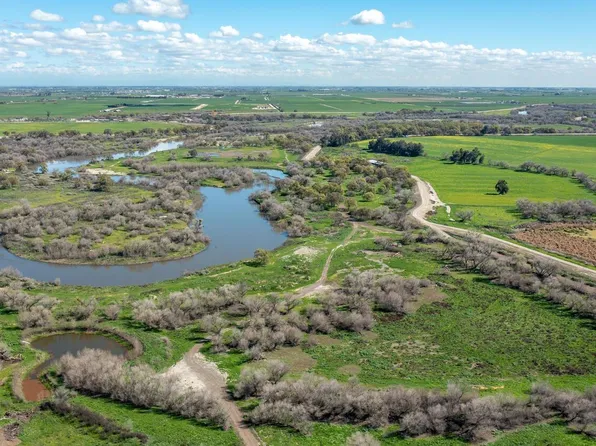 16642 Hickory Ave, Patterson, CA 95363