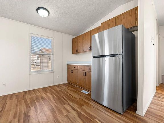 4th image of 2916 Applewood Dr
