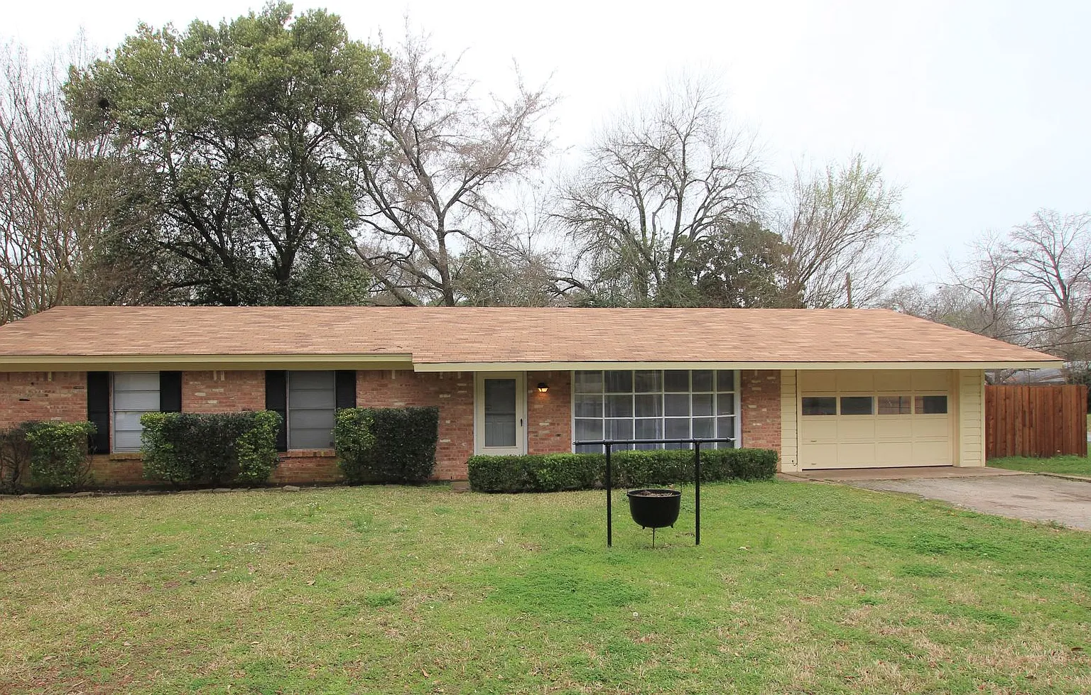 Coming Soon! Beautiful 3 Bedroom, 2 Bathroom Home in Tyler! — Photo 1