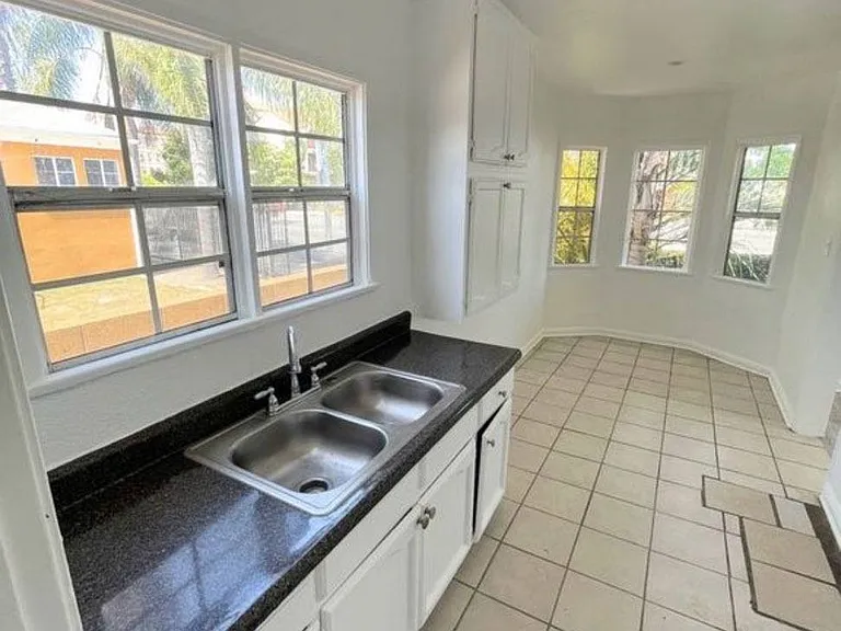 6215 Crenshaw Blvd #0 — Photo 3