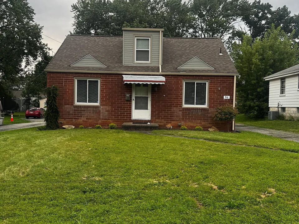 96 Gertrude Ave