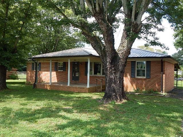 1st image of 220 Azalea Dr