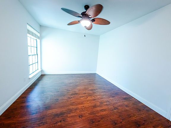 3rd image of 11609 April Dr APT B