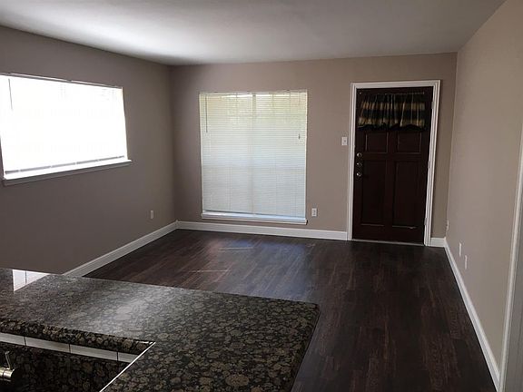 4th image of 847 Wax Myrtle Ln #A