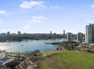 199 Drake St #18A, Vancouver, BC V6Z 2T9