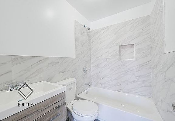 4th image of 56 Somers St #4