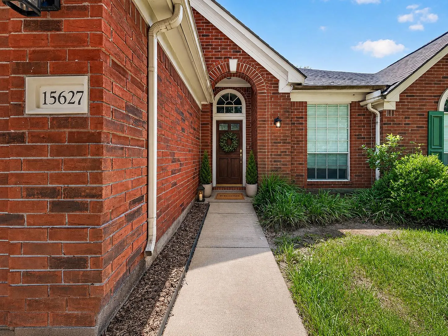 3 bed, 2.0 bath, 1849 sqft, $2,000 — Photo 4
