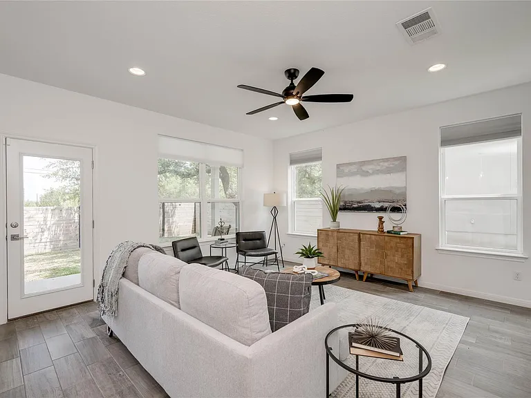 16601 Sydney Carol Ln — Photo 13