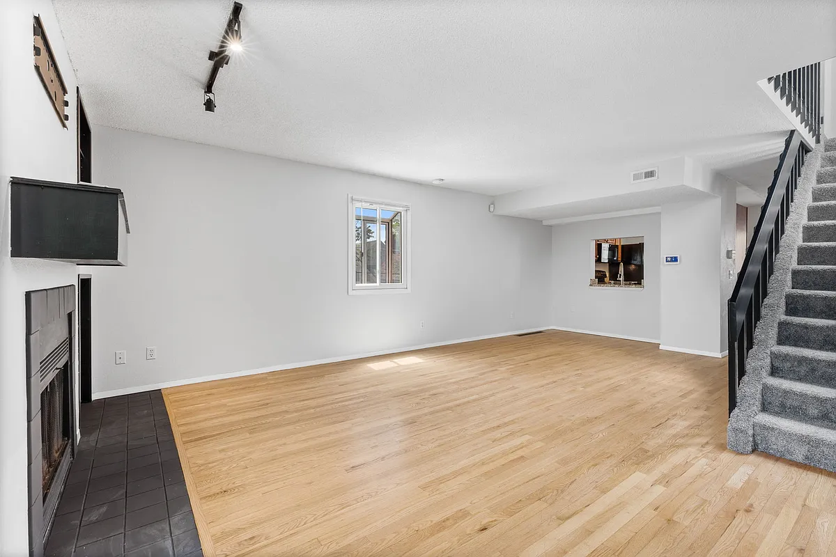 Building Photo - 3050 W 32nd Ave #A108