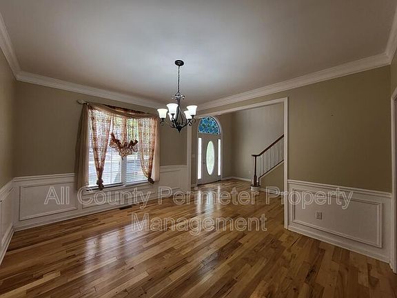 3rd image of 3165 Thorneridge Trl