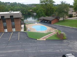 130 Wilshire Dr UNIT 33, Hollister, MO 65672