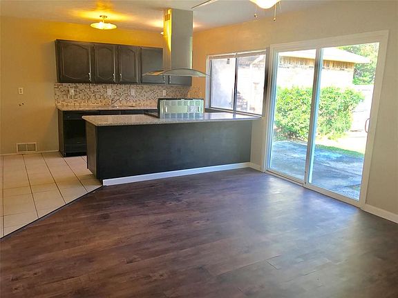 2nd image of 941 Longhorn Dr