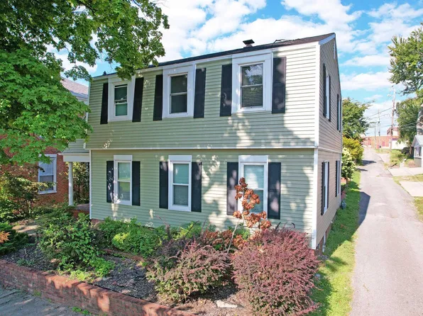 219 N Cherry St, Mount Carmel, IL 62863