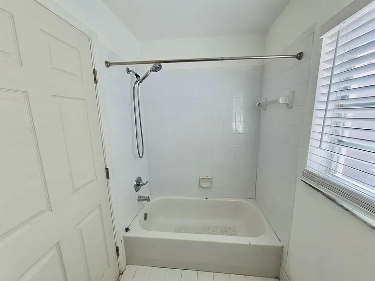 7093 Middlebury Dr — Photo 22