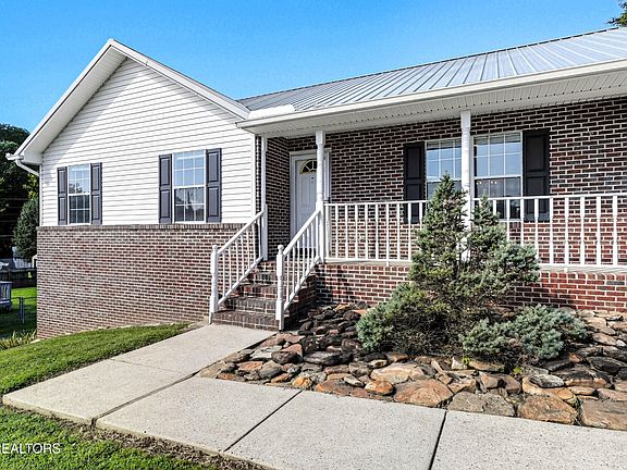 4th image of 119 Aspen Ln