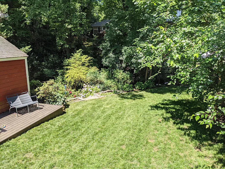 1421 Woodland Dr — Photo 3