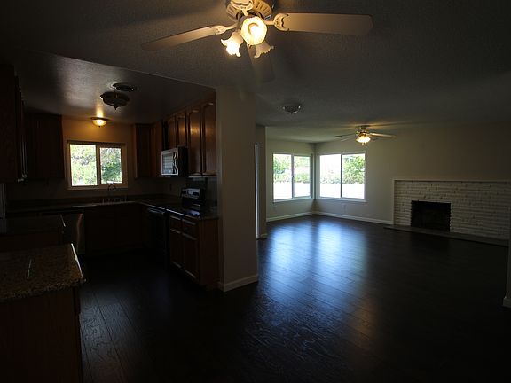 2nd image of 3601 Thornhill Dr