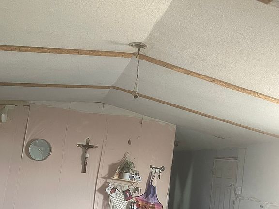 4th image of 142 Monterey Blvd