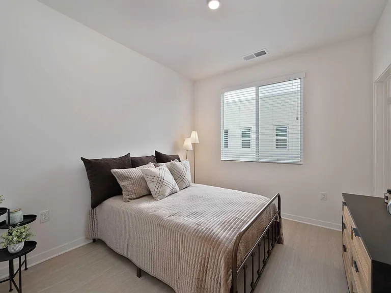 River Gate Townhomes — Photo 34