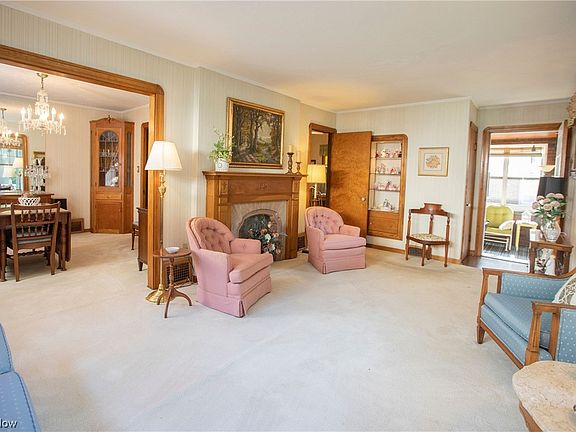 5th image of 17202 Fernshaw Ave