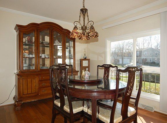3rd image of 824 Prince Charles Ct