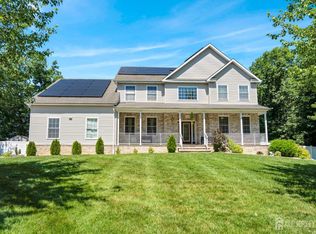 17 Rachel Ln, Monroe Township, NJ 08831