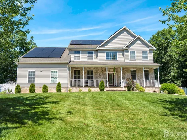 17 Rachel Ln, Monroe Township, NJ 08831