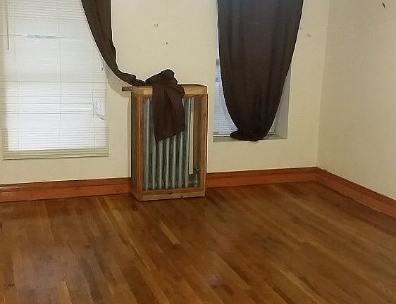 4th image of 35 Vernon Ave APT 1