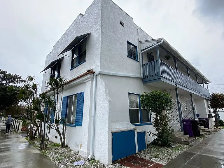 2301-2305 N Magnolia Ave — Photo 1