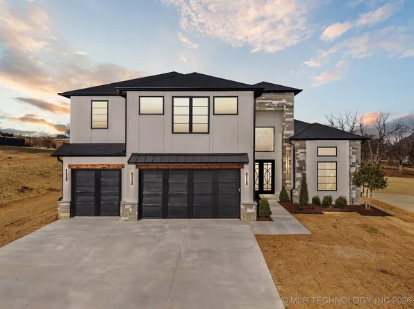 6711 E 153rd St S, Bixby, OK 74008