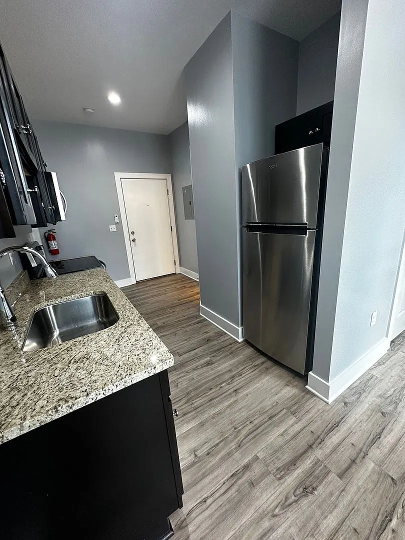 4632 Centre — Photo 3
