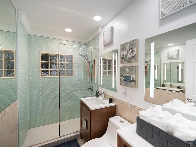 100 NE 26th Dr — Photo 45
