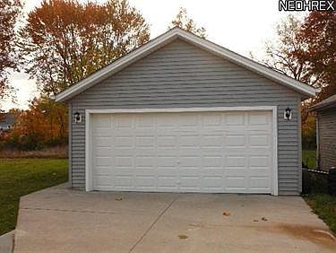 3rd image of 4707 E 142nd St