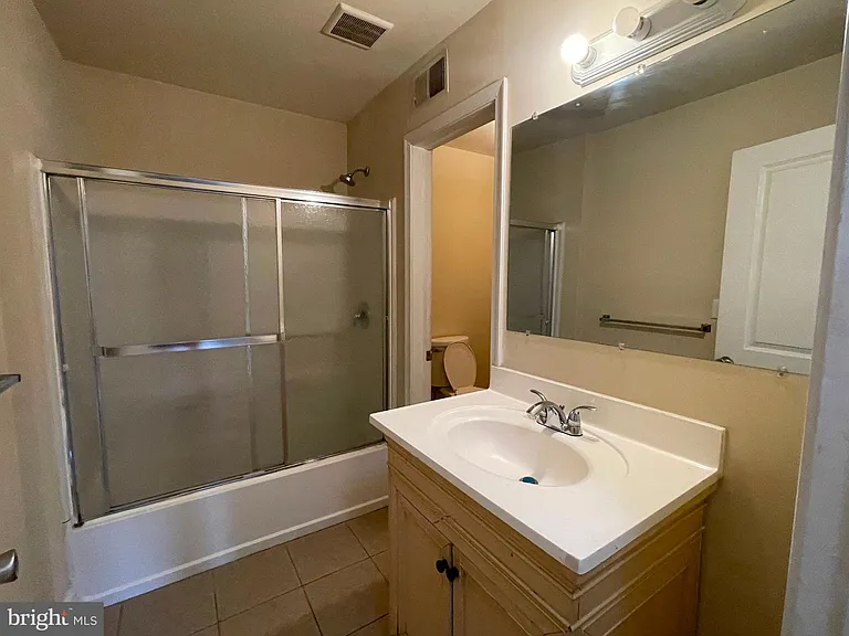1934 N Gratz St #B — Photo 8