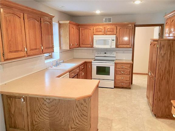 4th image of 709 Ginger Hill Dr