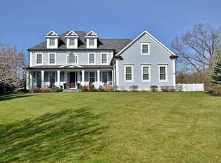 4 Barn Ln, Southborough, MA 01772
