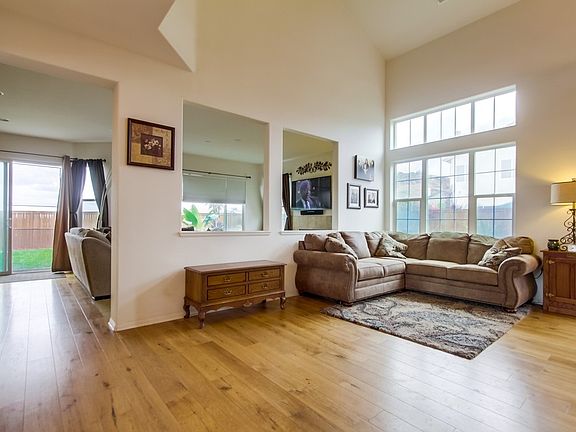 4th image of 10132 Vista Laurel Pl