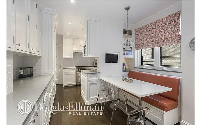 Sold by Douglas Elliman | media 23