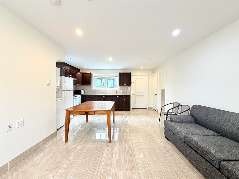 7456 Humm St #LANEWAY HOUSE — Photo 11