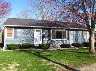 405 Sunset Dr, Tuscola, IL 61953