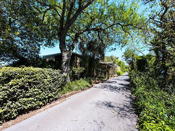 5th image of 8716 Lago Vista Dr