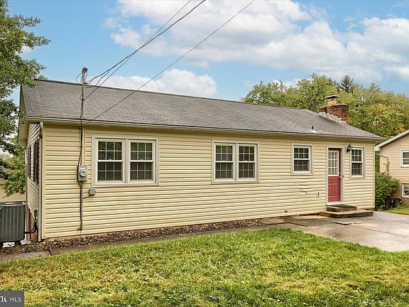 5th image of 111 Greenwood Dr