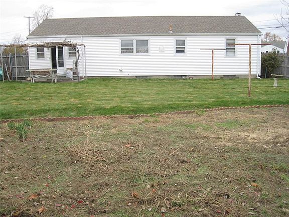 4th image of 117 Eden Crest Dr